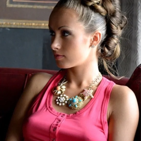 Stella & Dot | Retired Vintage Gold🌺🕊Birds of Paradise Statement Necklace - Picture 3 of 15